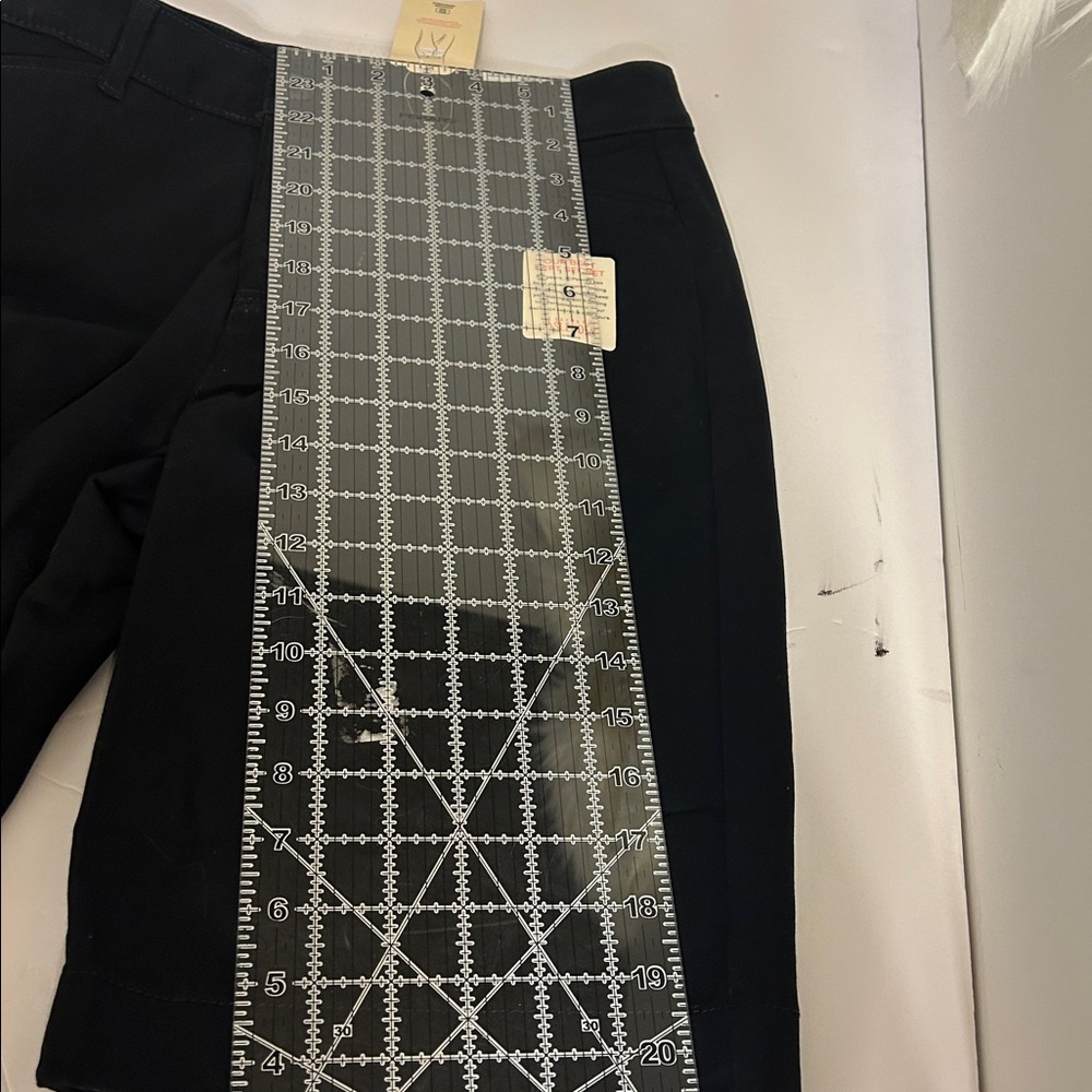 ST.John’s Bay Bermuda short black NWT MID RISE - Picture 11 of 12